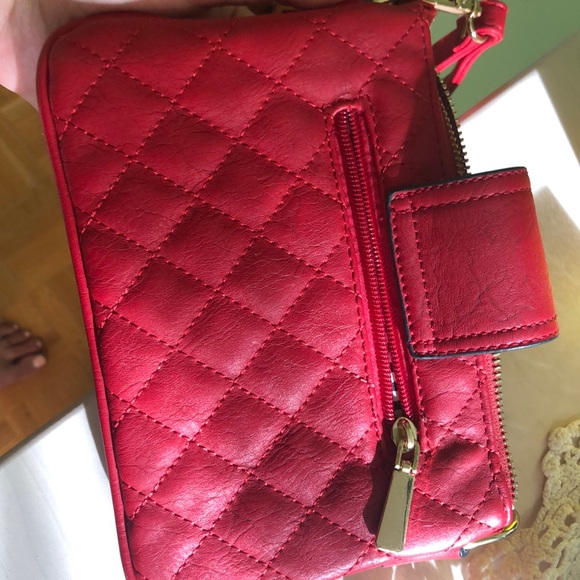 Large red wristlet - Picture 6 of 6